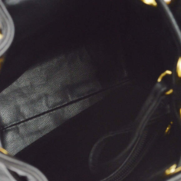 CHANEL Black Lambskin Bucket Shoulder Bag 181557 - Picture 6 of 10